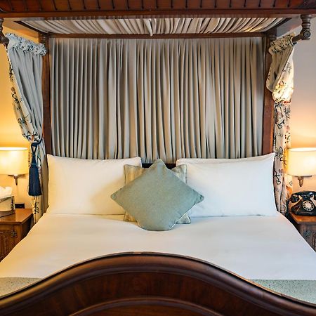 The Red Lion Hotel Ґіллінґдон Екстер'єр фото