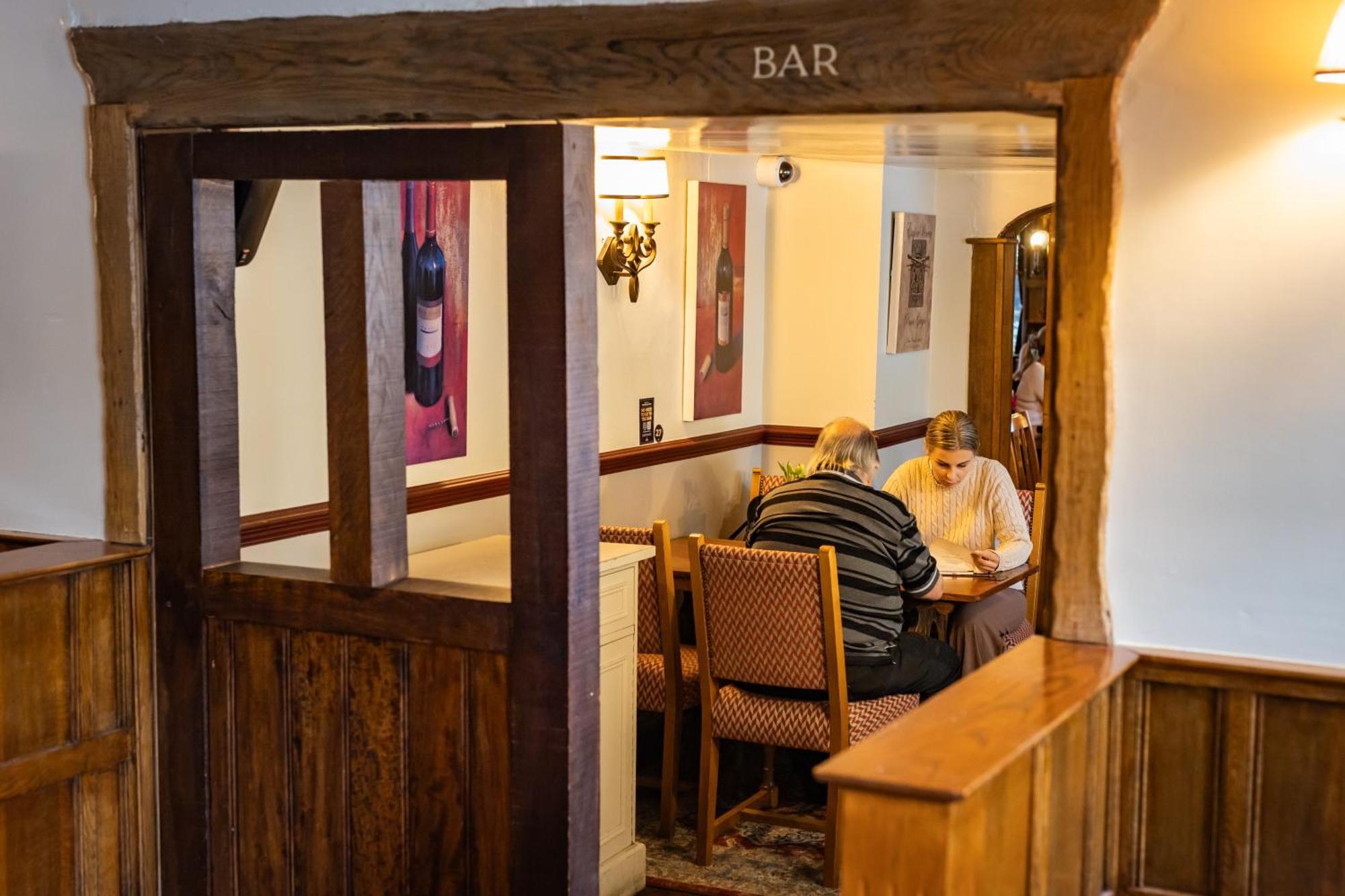 The Red Lion Hotel Ґіллінґдон Екстер'єр фото