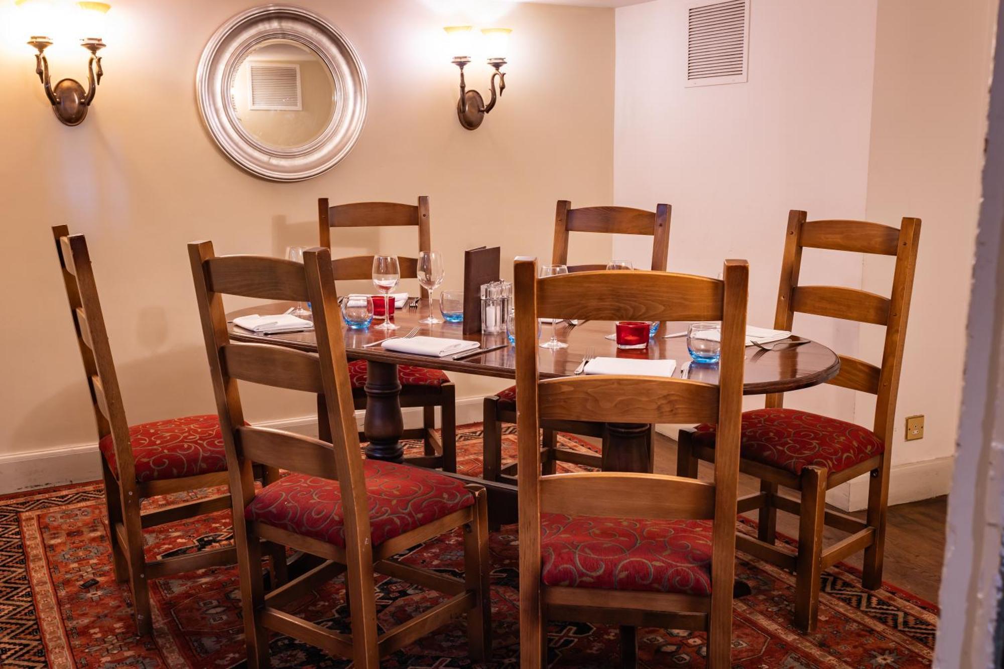 The Red Lion Hotel Ґіллінґдон Екстер'єр фото