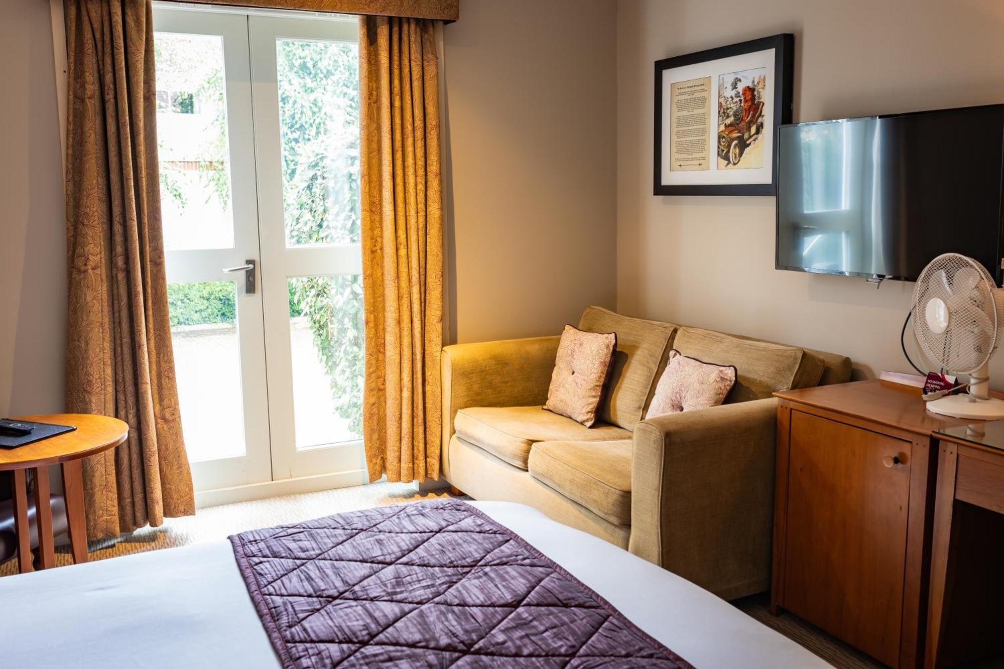 The Red Lion Hotel Ґіллінґдон Екстер'єр фото